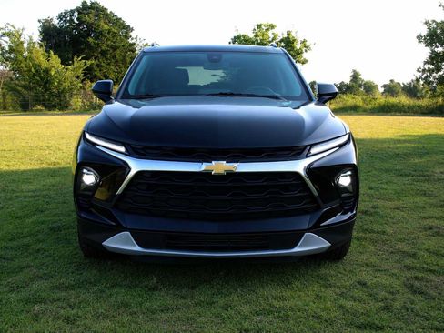 Used 2023 Chevrolet Blazer LT w/ Convenience Package FWD image 3