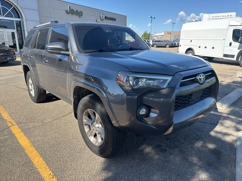 Used 2021 Toyota 4Runner SR5 AWD/4WD image 3