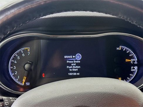 Used 2020 Jeep Grand Cherokee Altitude image 12