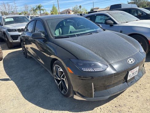 Used 2024 Hyundai Ioniq 6 SEL image 2