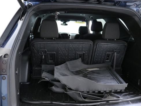 Used 2023 Chevrolet Traverse LT image 26