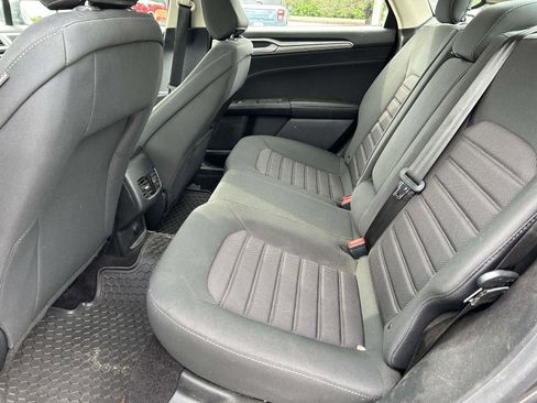 Used 2020 Ford Fusion SE FWD image 10