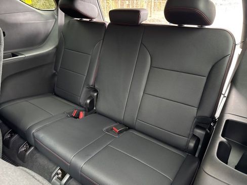 Used 2026 Chevrolet Traverse RS image 27