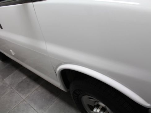 Used 2020 Chevrolet Express 2500 w/ Driver Convenience Package image 32