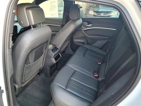 Used 2023 Audi e-tron Premium w/ Convenience Plus Package image 23