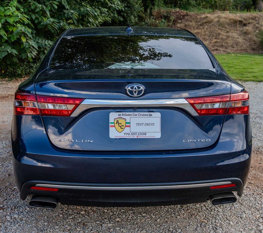 Used 2016 Toyota Avalon Limited w/ Toyota Safety Sense Package FWD image 4