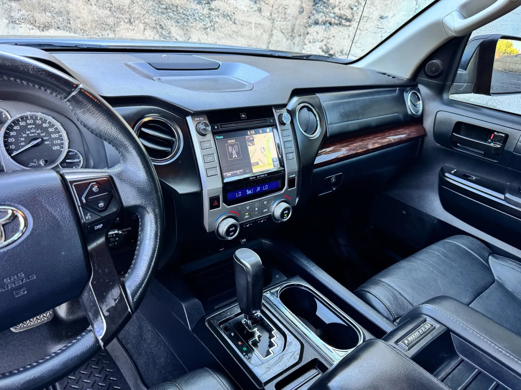 Used 2017 Toyota Tundra Limited w/ Limited Premium Package RWD image 24