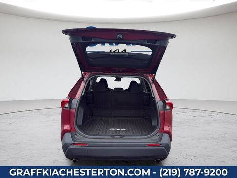 Used 2021 Toyota RAV4 LE AWD/4WD image 25