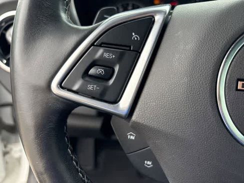 Used 2021 Chevrolet Camaro LT w/ Technology Package image 12