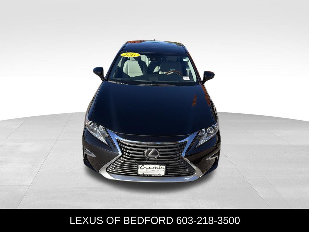 Used 2017 Lexus ES 350 w/ Premium Package FWD image 2