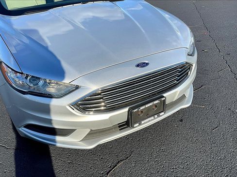 Used 2018 Ford Fusion S FWD image 4