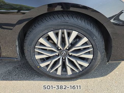 Used 2025 Nissan Altima 2.5 SV FWD image 18