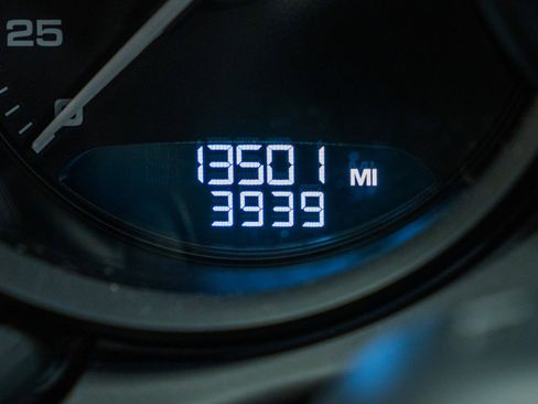 Used 2016 Porsche Boxster Spyder image 21