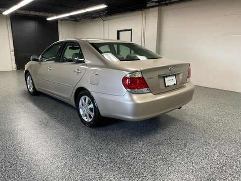 Used 2005 Toyota Camry XLE image 7