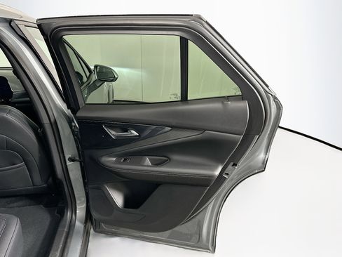 Used 2024 Chevrolet Blazer EV LT AWD/4WD image 30