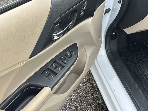 Used 2014 Honda Accord EX-L image 14