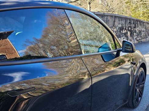 Used 2023 Tesla Model Y Long Range image 21