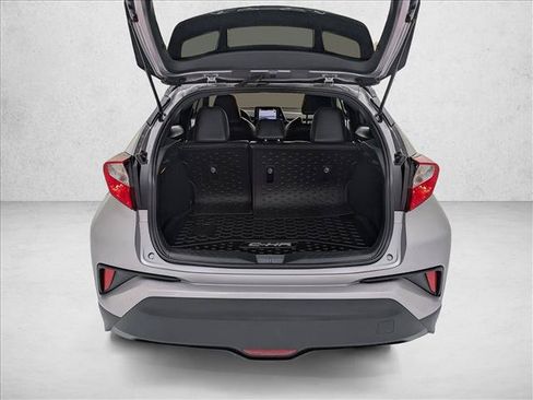 Used 2019 Toyota C-HR Limited FWD image 6