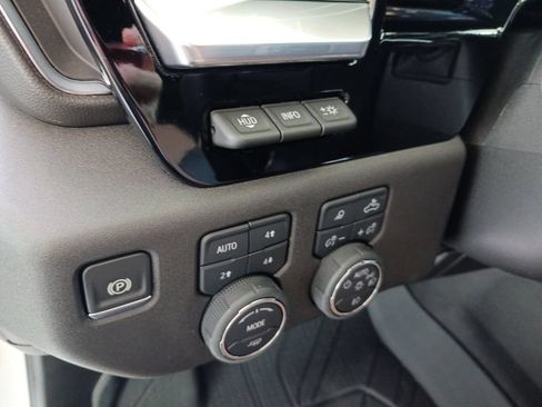 Used 2024 Chevrolet Silverado 2500 High Country w/ High Country Premium Package AWD/4WD image 39