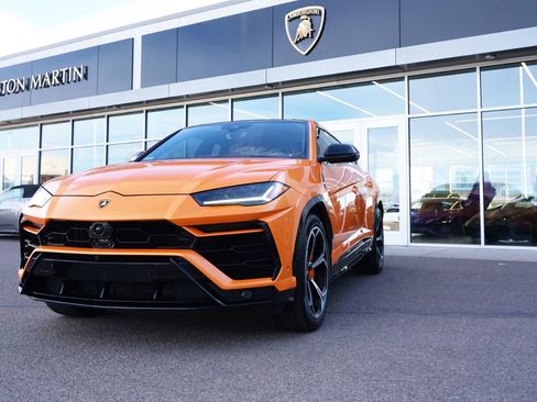 Used 2022 Lamborghini Urus image 1