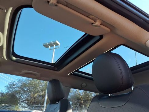 Used 2022 MINI Cooper SE image 3