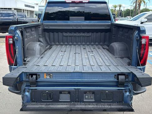 Certified 2024 GMC Sierra 2500 Denali Ultimate AWD/4WD image 7