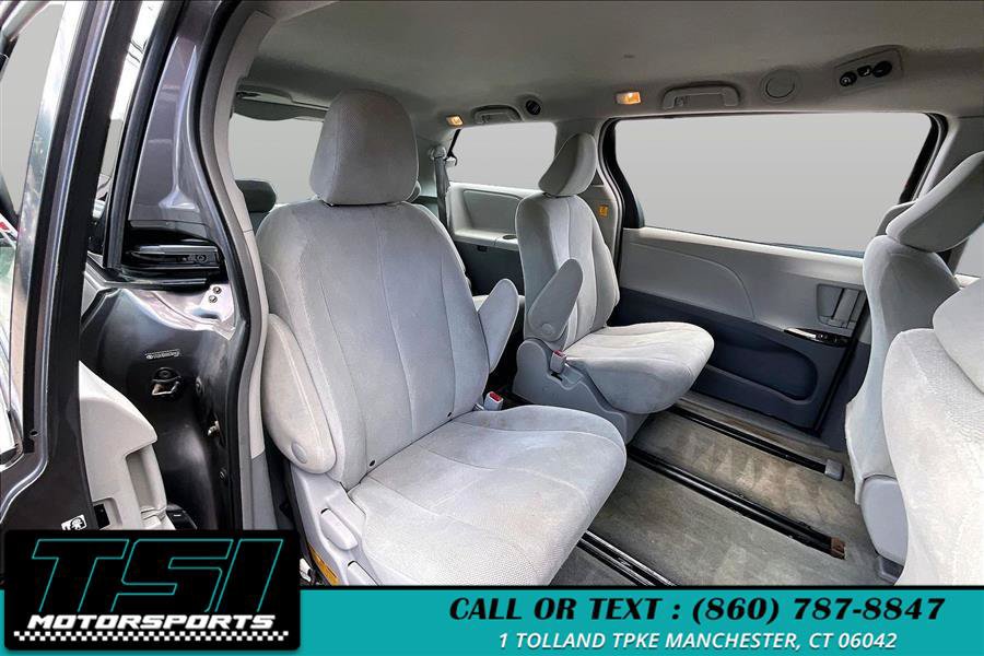 Used 2013 Toyota Sienna L FWD image 26