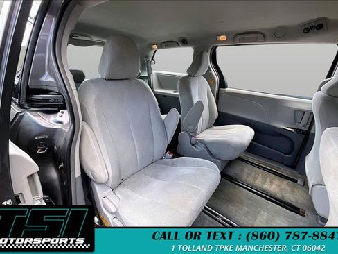Used 2013 Toyota Sienna L FWD image 26