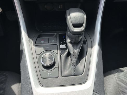 Used 2025 Toyota RAV4 LE image 26