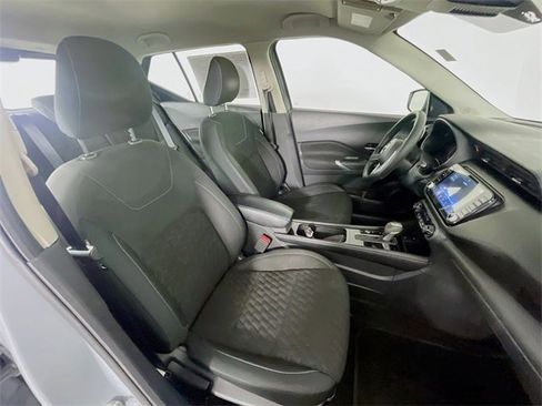 Used 2021 Nissan Kicks SV image 26