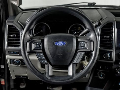 Used 2022 Ford F350 XLT w/ XLT Premium Package image 16