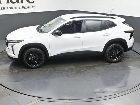 New 2026 Chevrolet Trax LT w/ Driver Confidence Package FWD image 36
