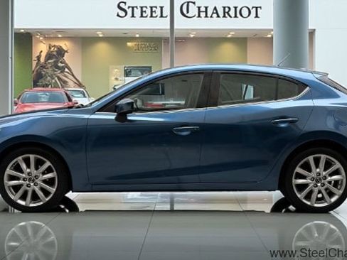 Used 2017 MAZDA MAZDA3 Touring image 3