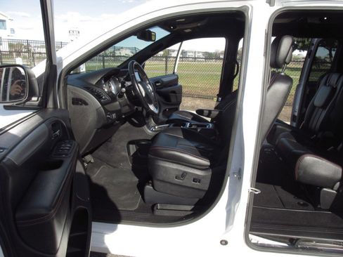 Used 2019 Dodge Grand Caravan GT FWD image 93