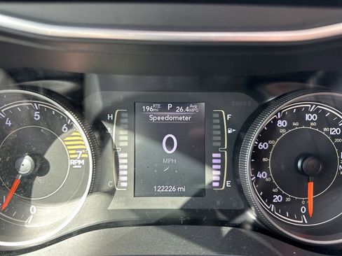 Used 2019 Jeep Cherokee Latitude Plus image 13