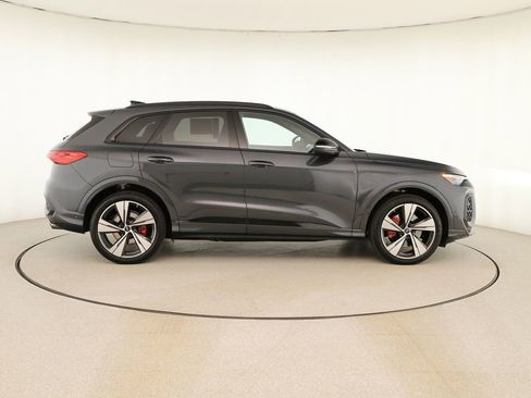 New 2025 Audi SQ5 Premium Plus image 8