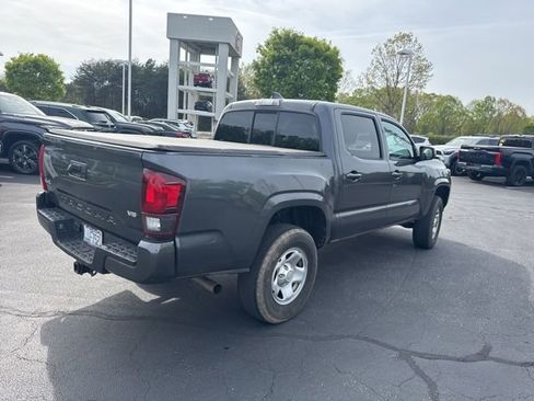 Used 2023 Toyota Tacoma SR image 3