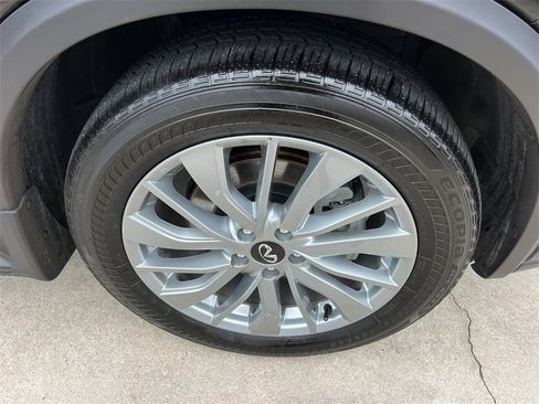 Certified 2025 INFINITI QX50 Luxe image 10