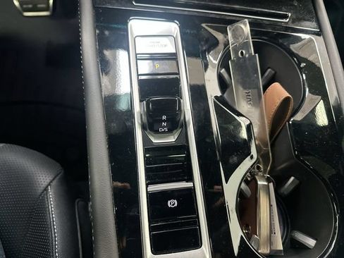 Used 2025 Volkswagen Atlas Cross Sport SEL R-Line AWD/4WD image 23
