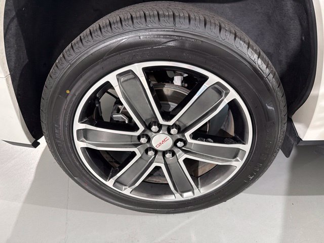 Used 2018 GMC Acadia Denali w/ Technology Package FWD image 12