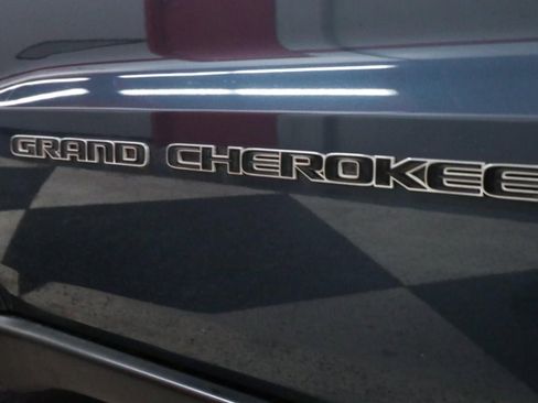 Used 2021 Jeep Grand Cherokee Limited image 35