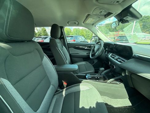 Used 2024 Chevrolet TrailBlazer LS w/ LS Convenience Package FWD image 22