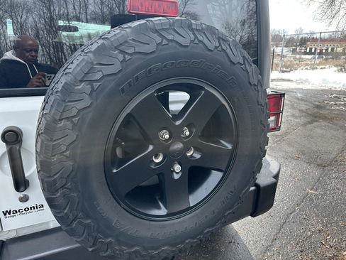 Used 2017 Jeep Wrangler Unlimited Sport image 3