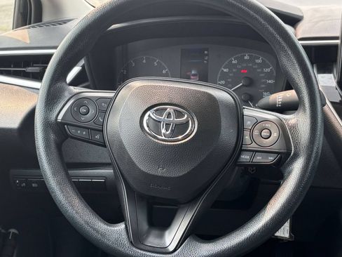 Used 2025 Toyota Corolla LE FWD image 19