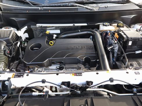 Used 2024 GMC Terrain SLE image 18