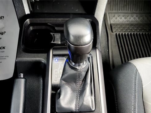 Certified 2023 Toyota Tacoma TRD Off-Road image 27