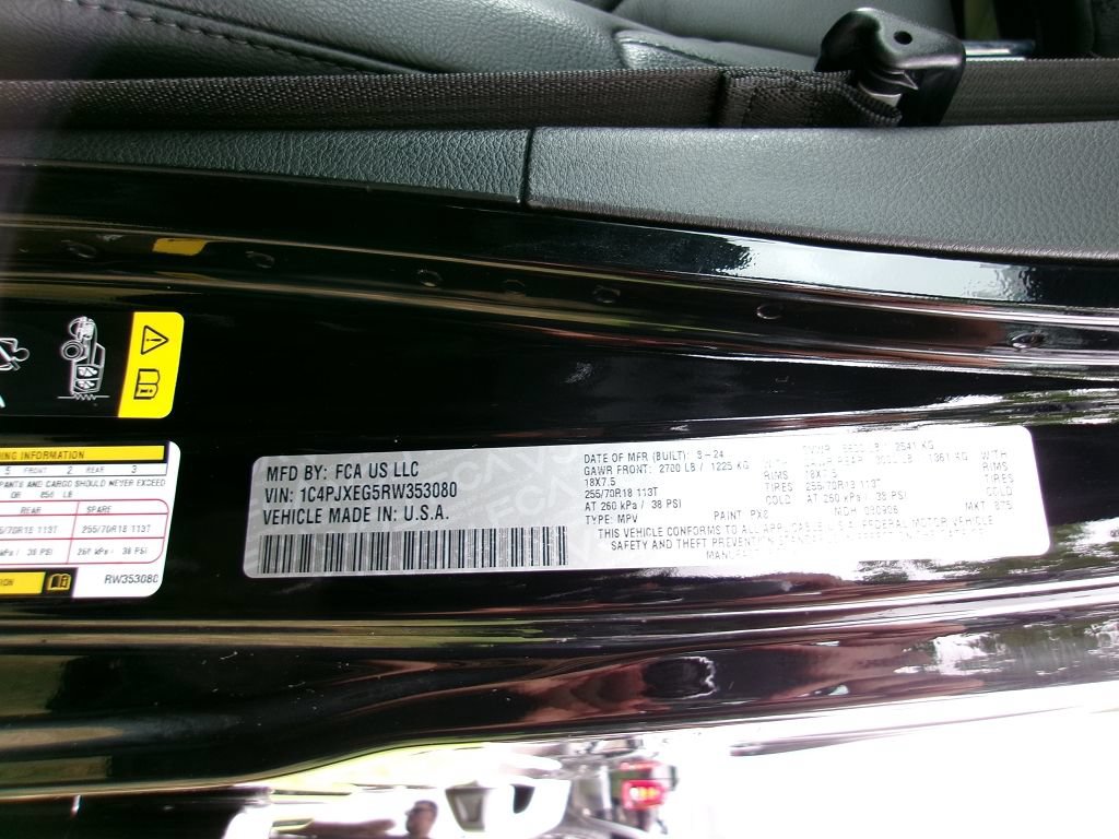 Certified 2024 Jeep Wrangler Unlimited Sahara AWD/4WD image 19