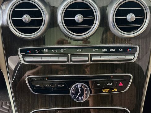 Used 2018 Mercedes-Benz C 300 4MATIC Sedan image 22