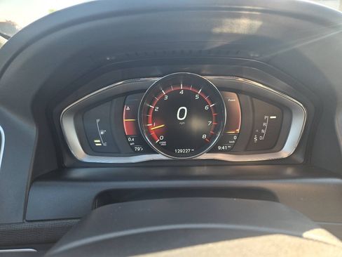 Used 2016 Volvo XC60 T6 w/ Proximity Package AWD/4WD image 24