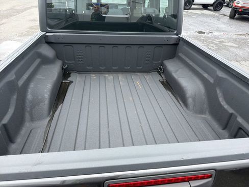 Used 2024 Jeep Gladiator Sport AWD/4WD image 7